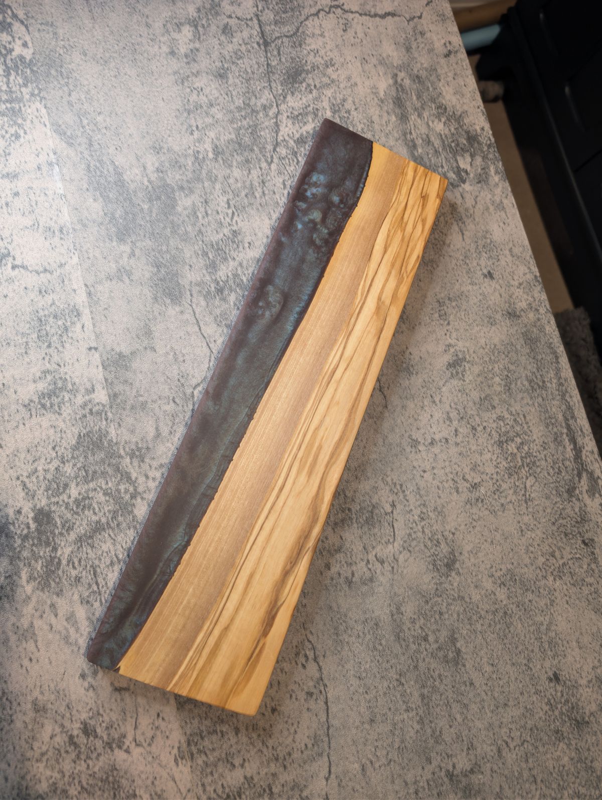 Slimline | Olive Board | Colour-Changing Resin Board
