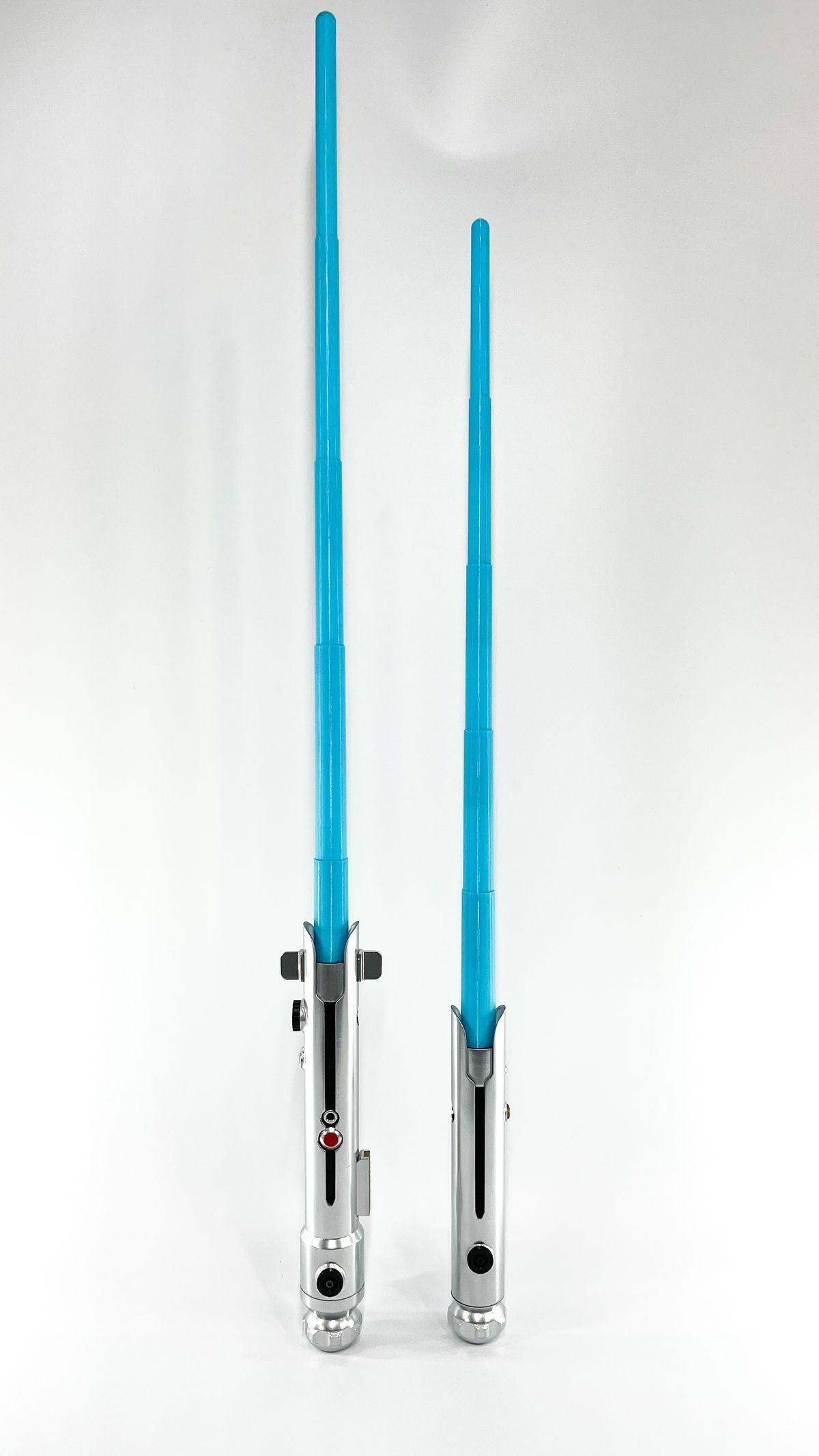 Ahsoka Tano's Clone Wars Duel Lightsabers