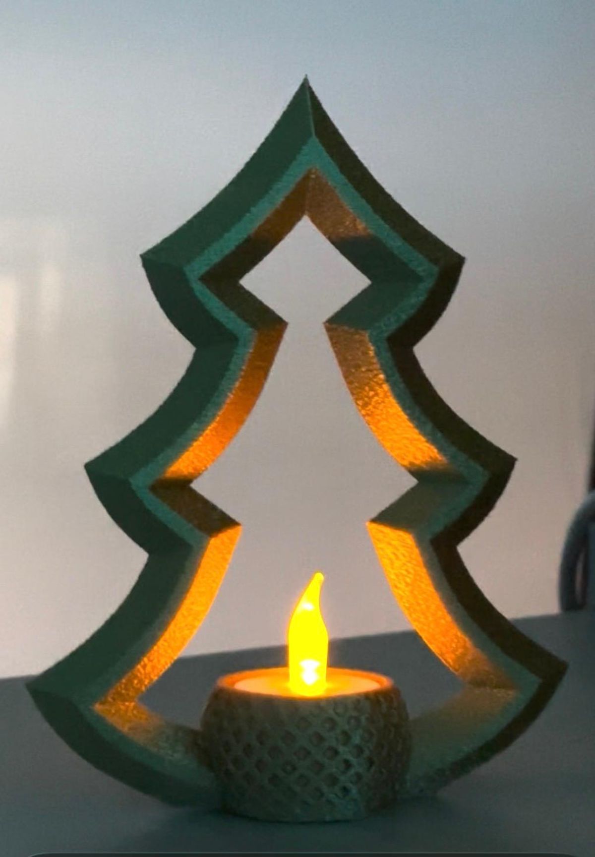 Alberello dorato con candelina led compresa