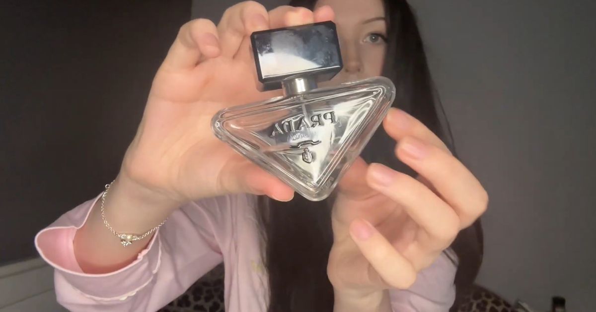 ASMR water sounds with tapping