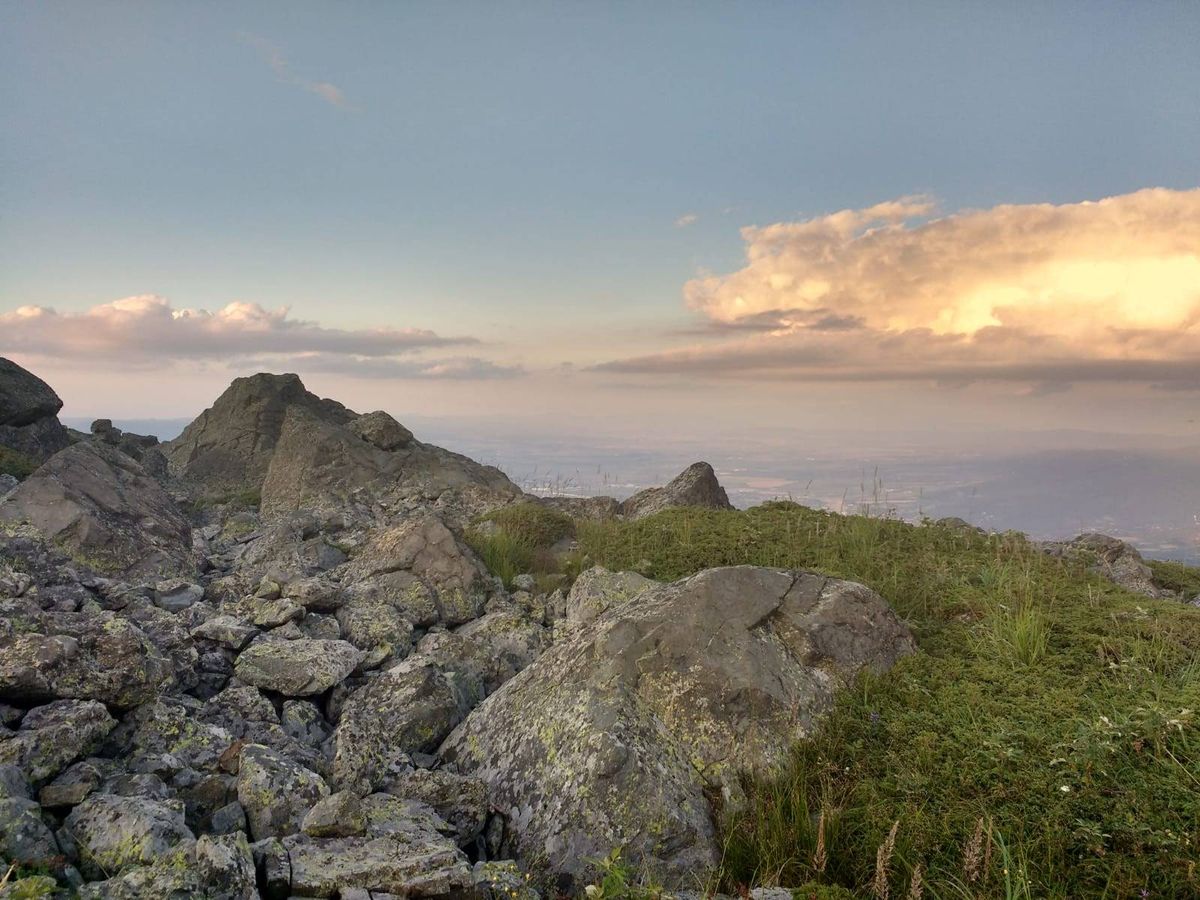 16 October: Sunset Above Sofia | Kamen Del Hike 🌇