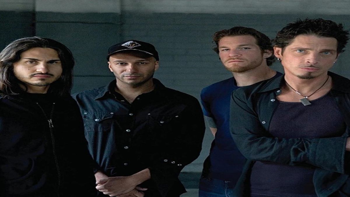 Audioslave - Doesn't Remind Me